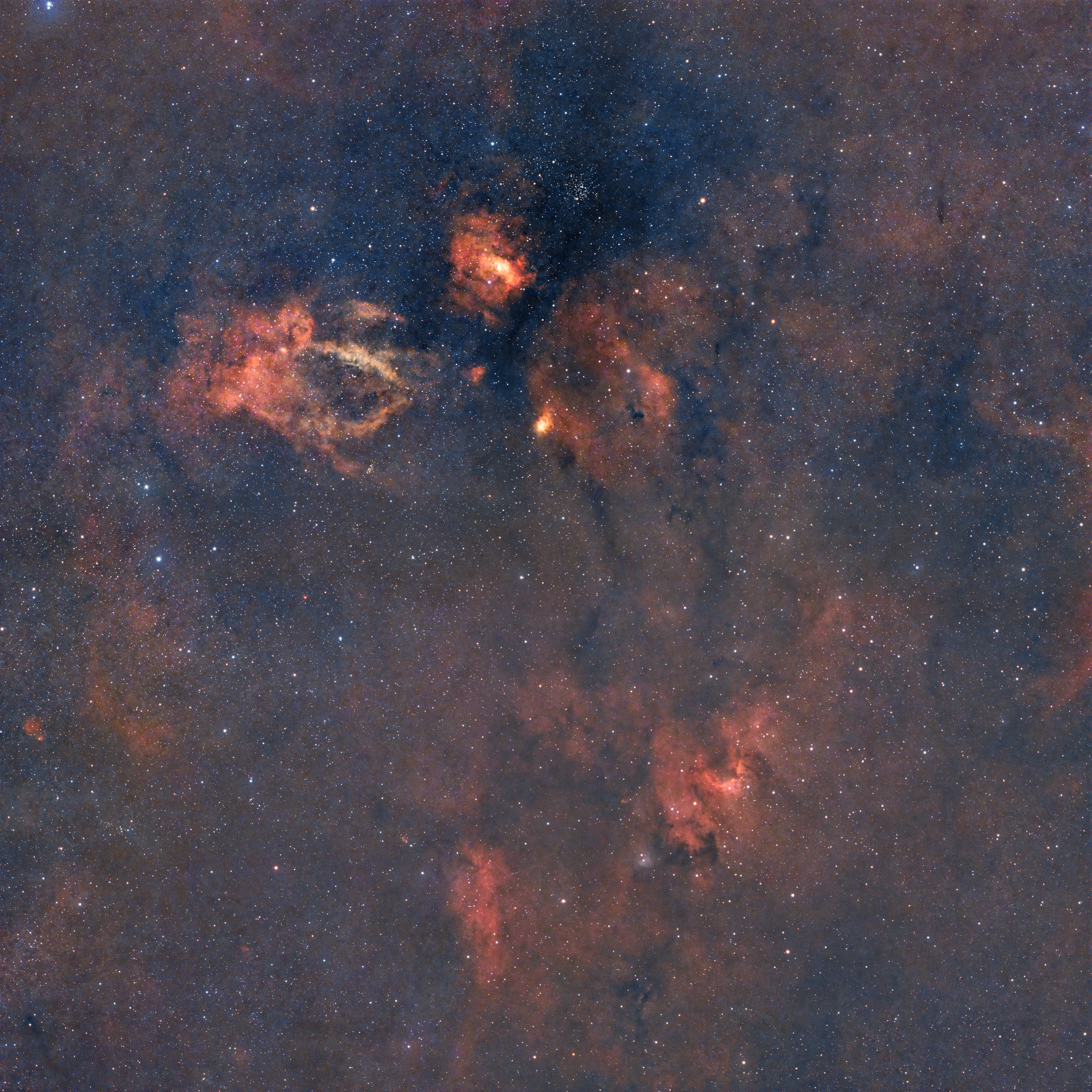 Sh2-157, Nebulosa Chela, mosaico astrofotografico di due pannelli